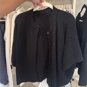 Daily drills one button sweater